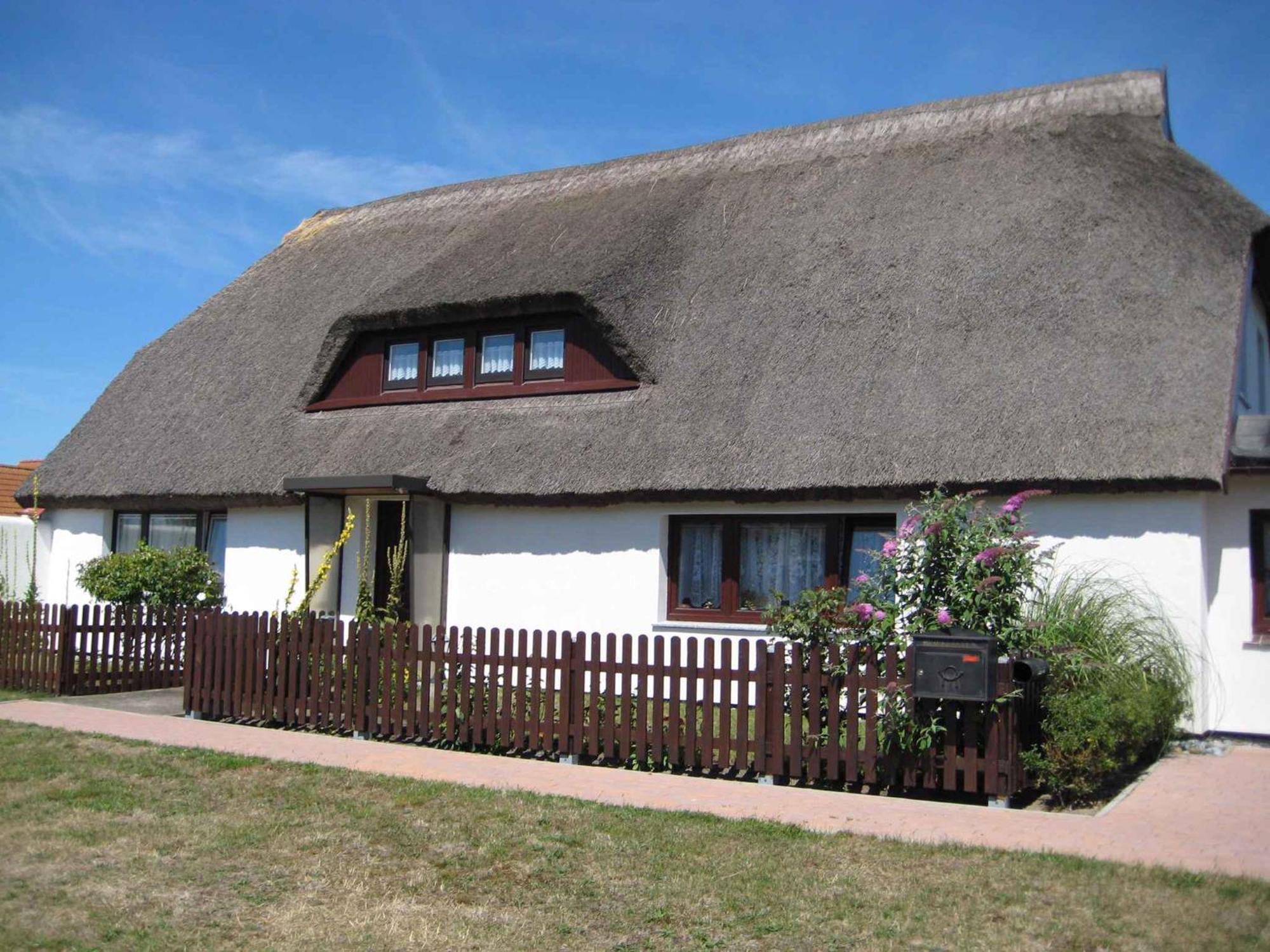 - Hiddensee 2 Neuendorf (Hiddensee)